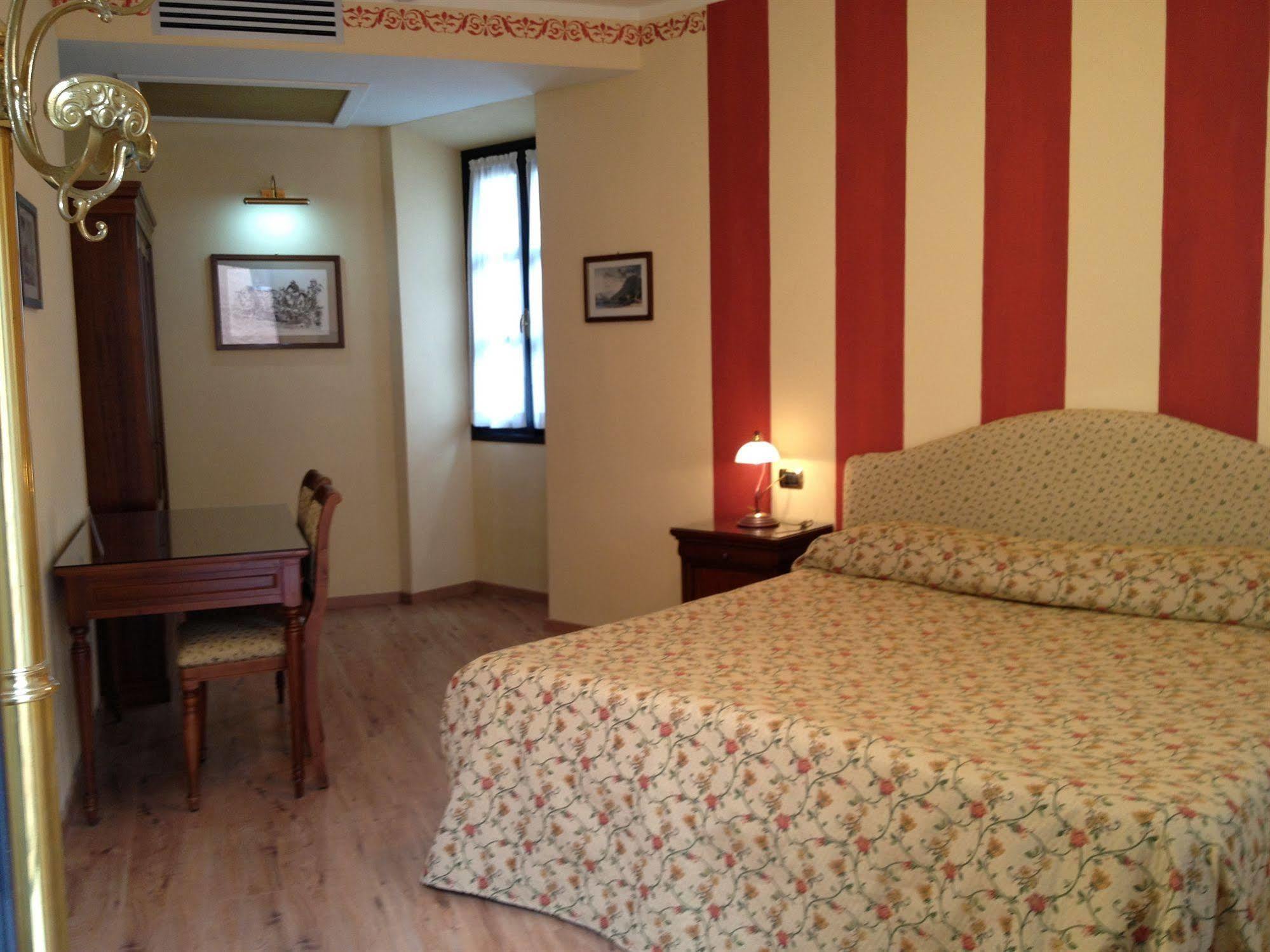 Du Hotel