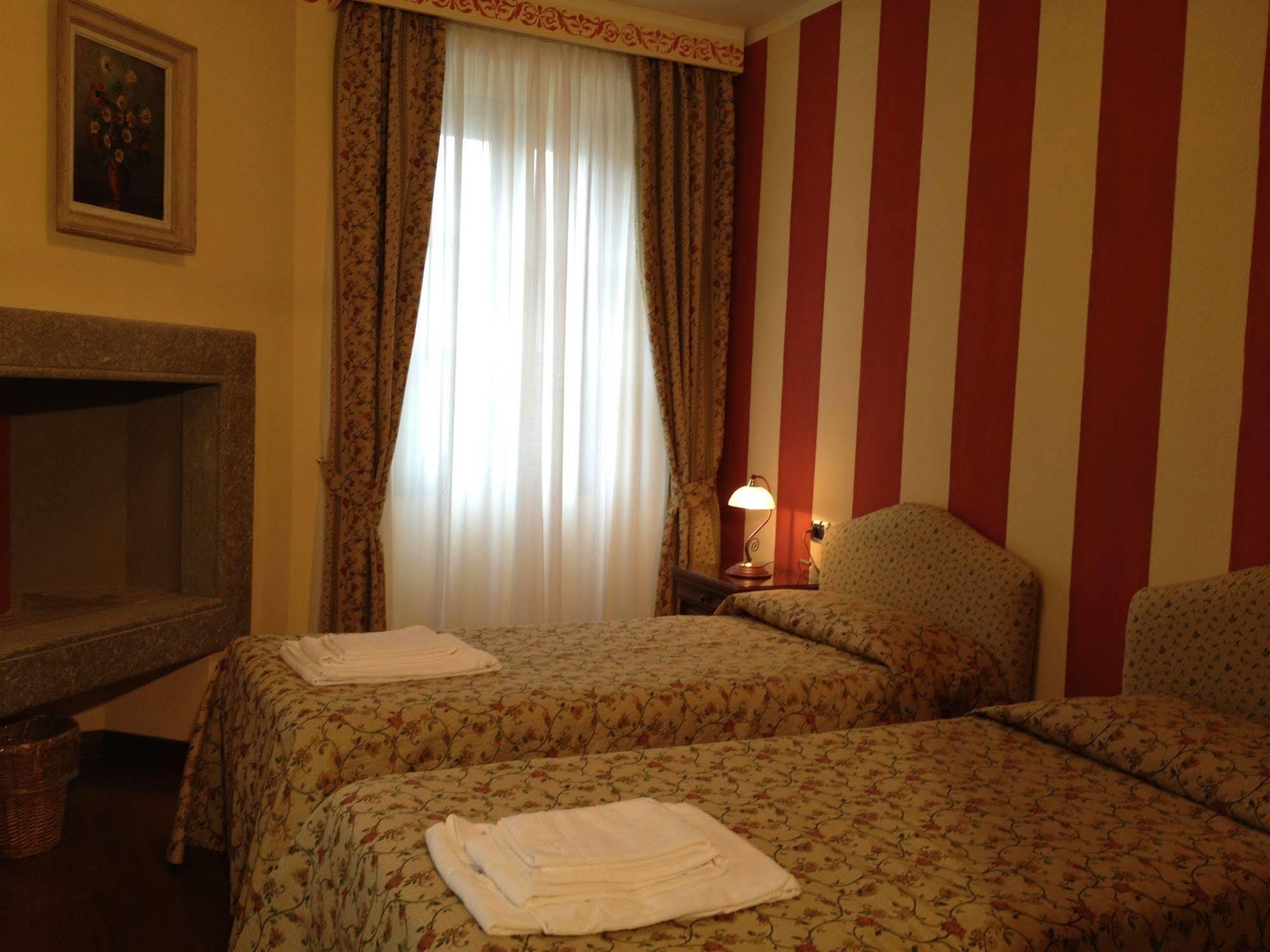 Hotel Du 3*