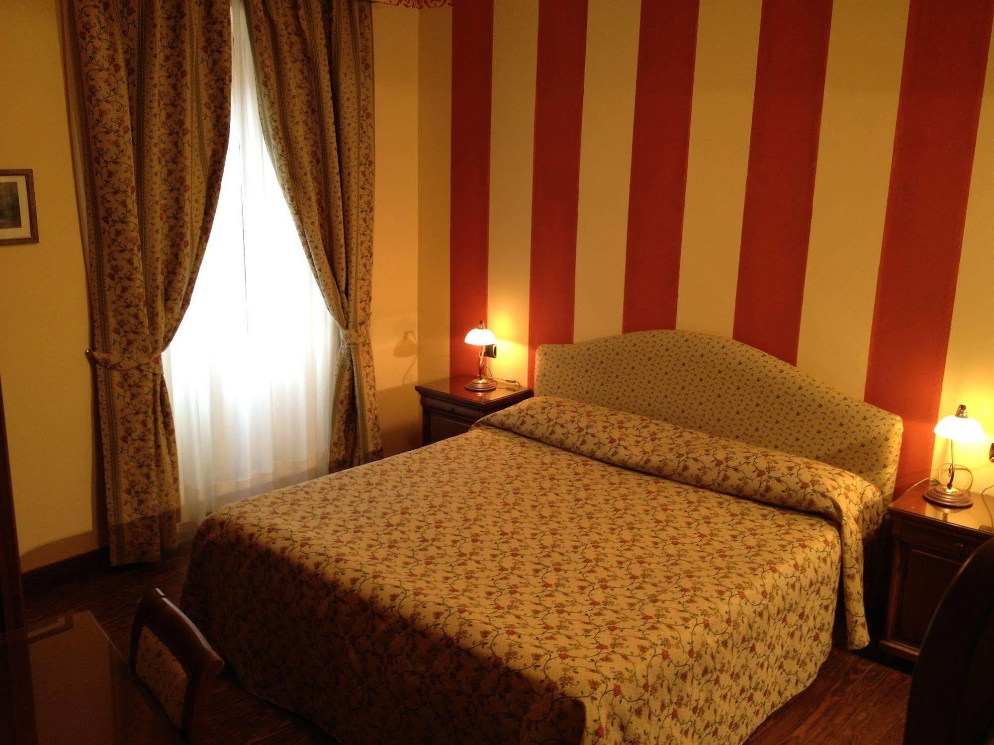 Du Hotel
