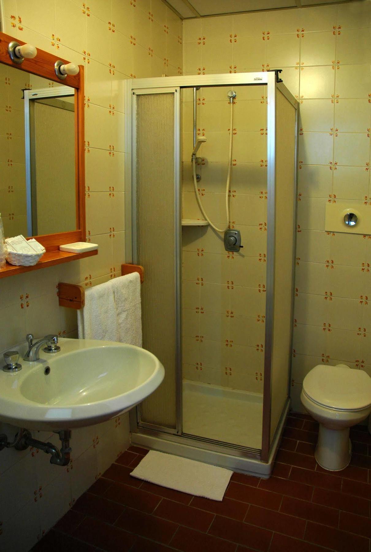 Sonenga Hotel