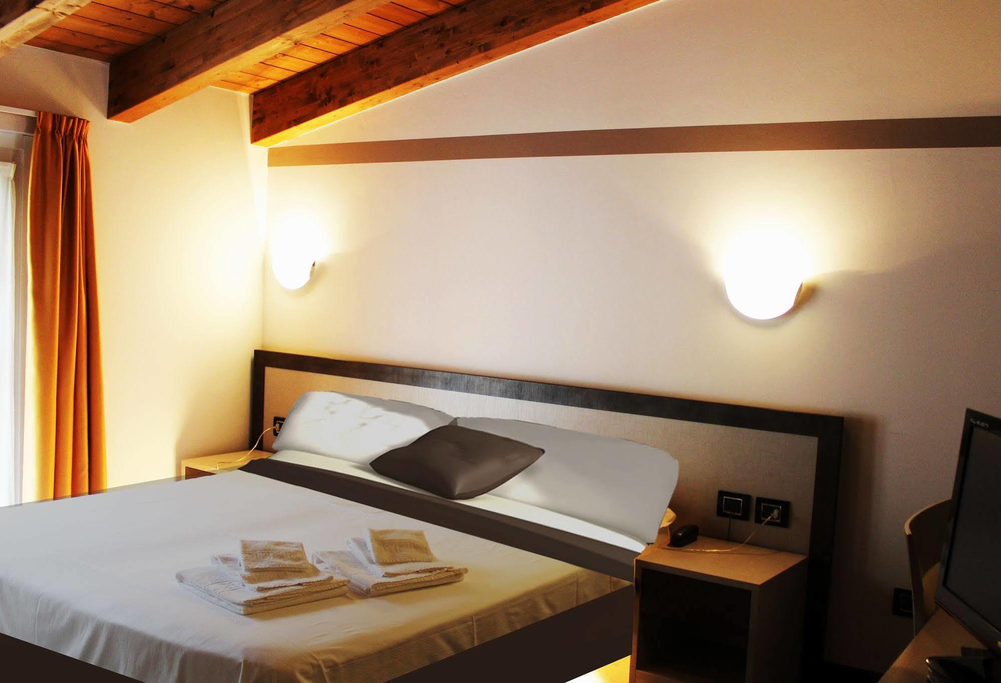Hotel Di 3*