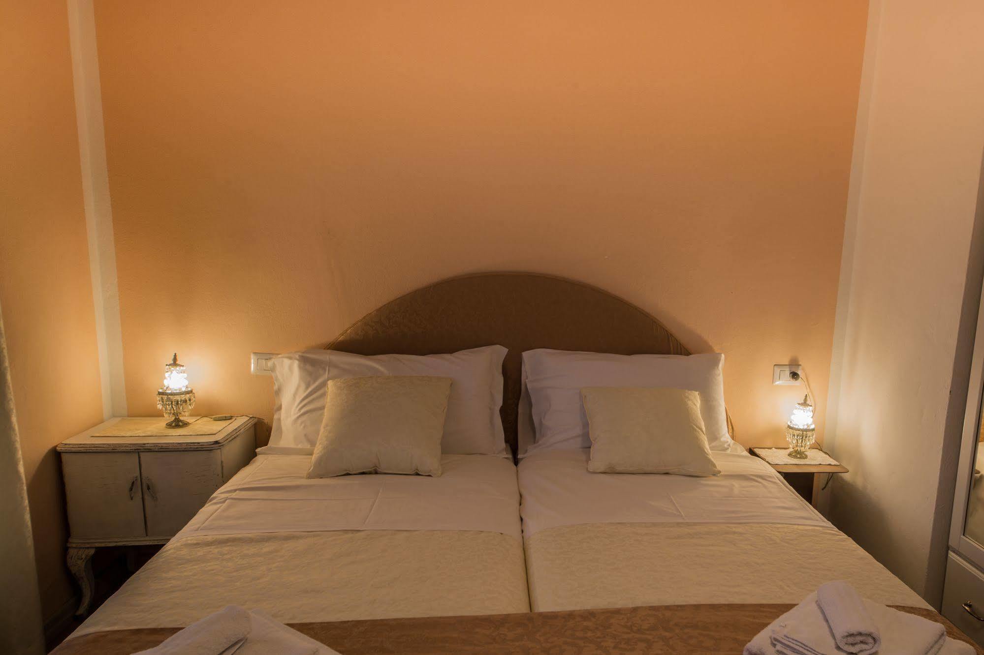 Beb Erba Bed & Breakfast Erba