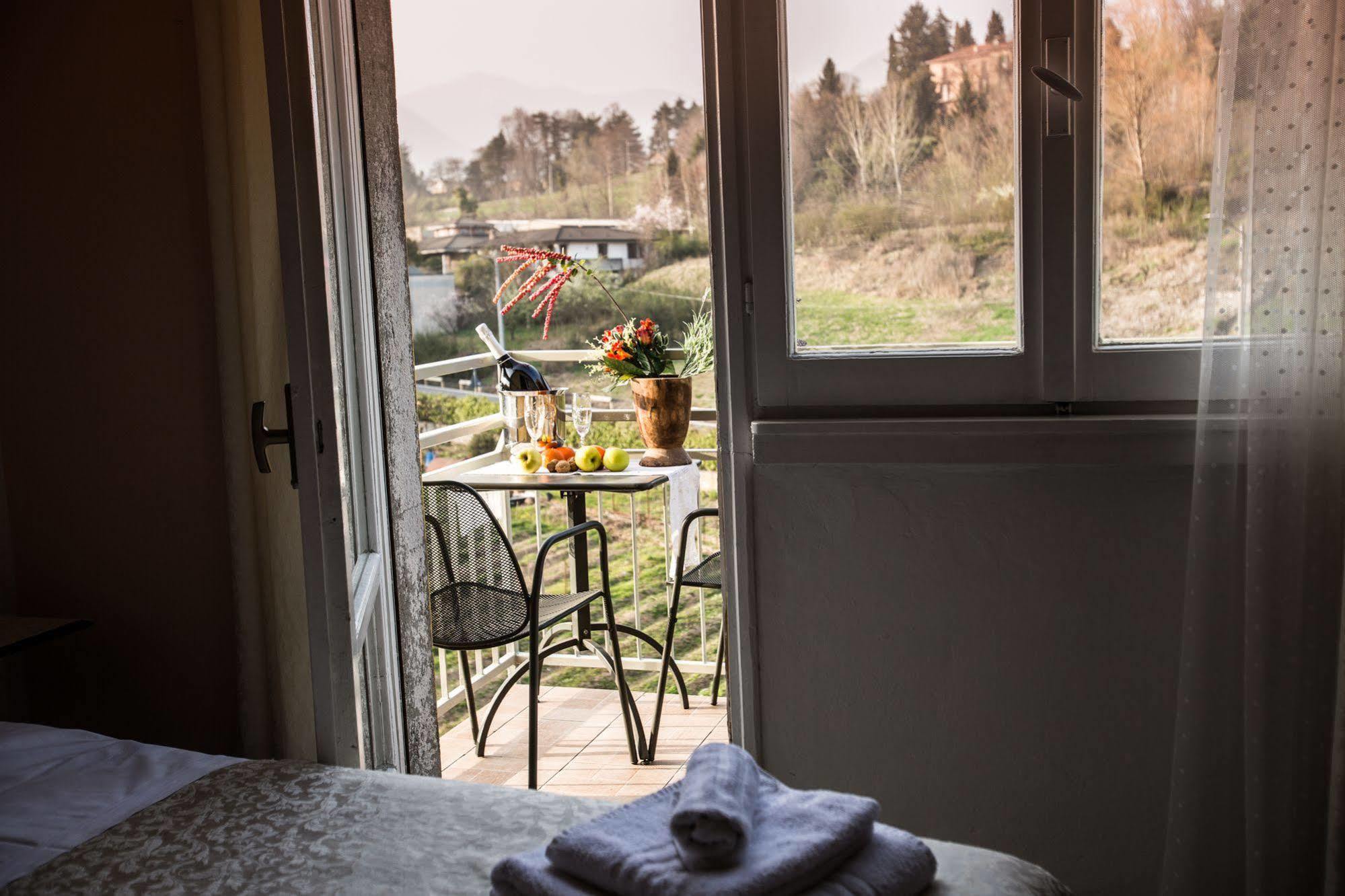 Bed & Breakfast Beb Erba Erba