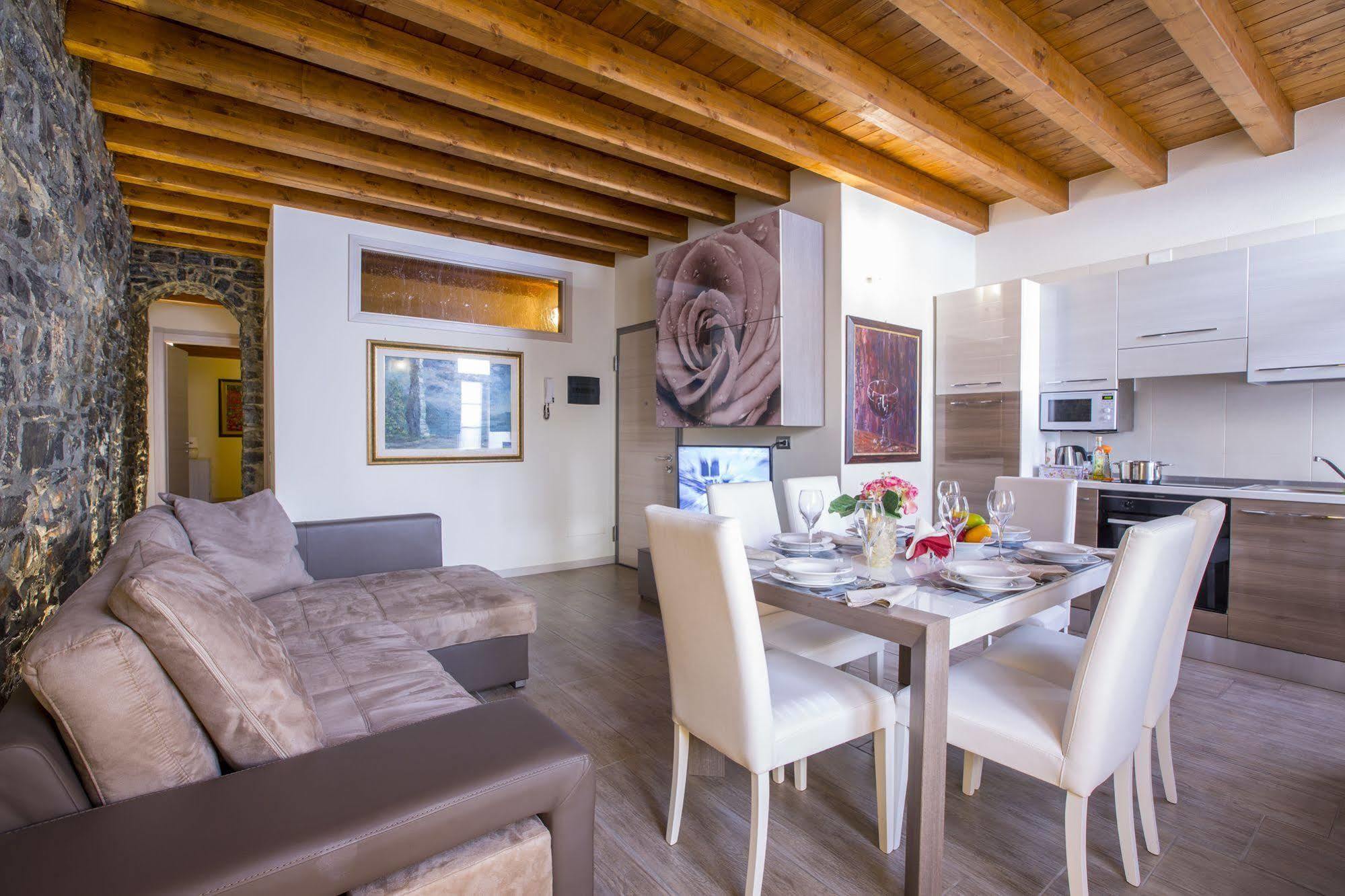Apartment Medioevo In Centro Como