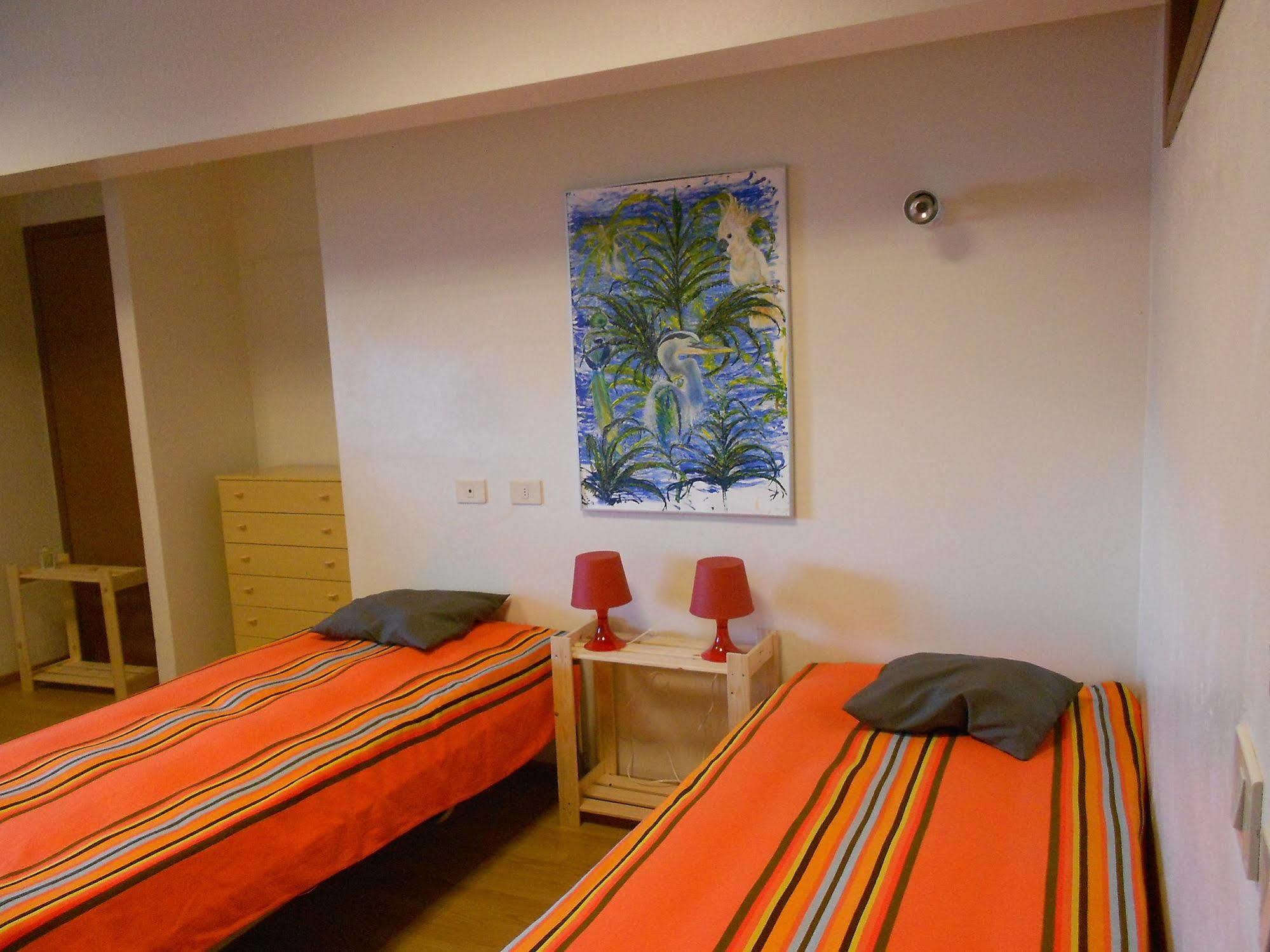 Hostel Santangela & *