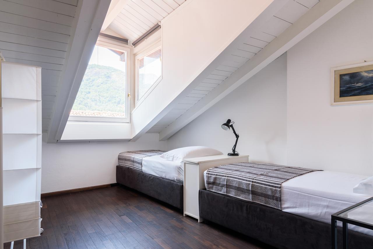 Palazzo Del Pero Luxury Attic - Bymyhomeincomo Apartment *