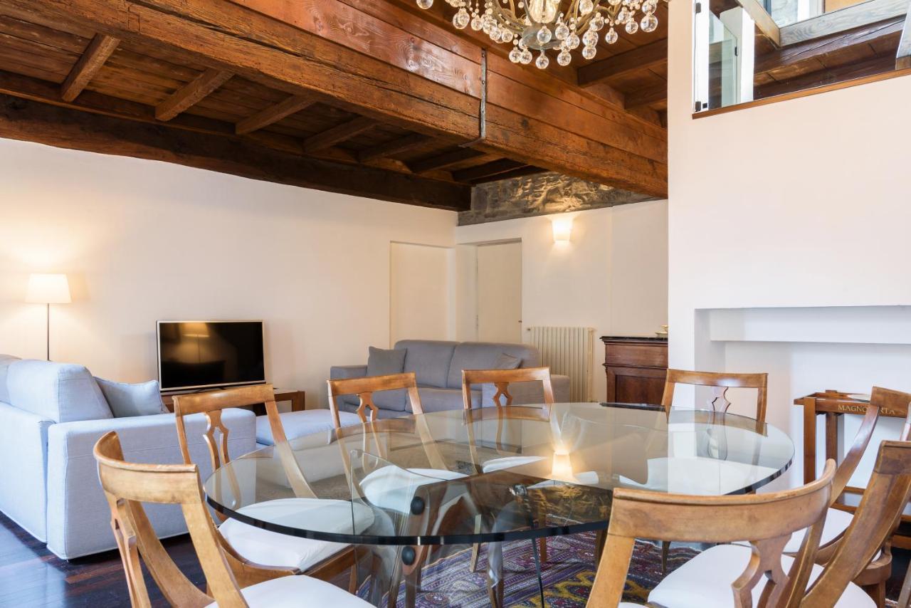 Apartment Palazzo Del Pero Luxury Attic - Bymyhomeincomo *