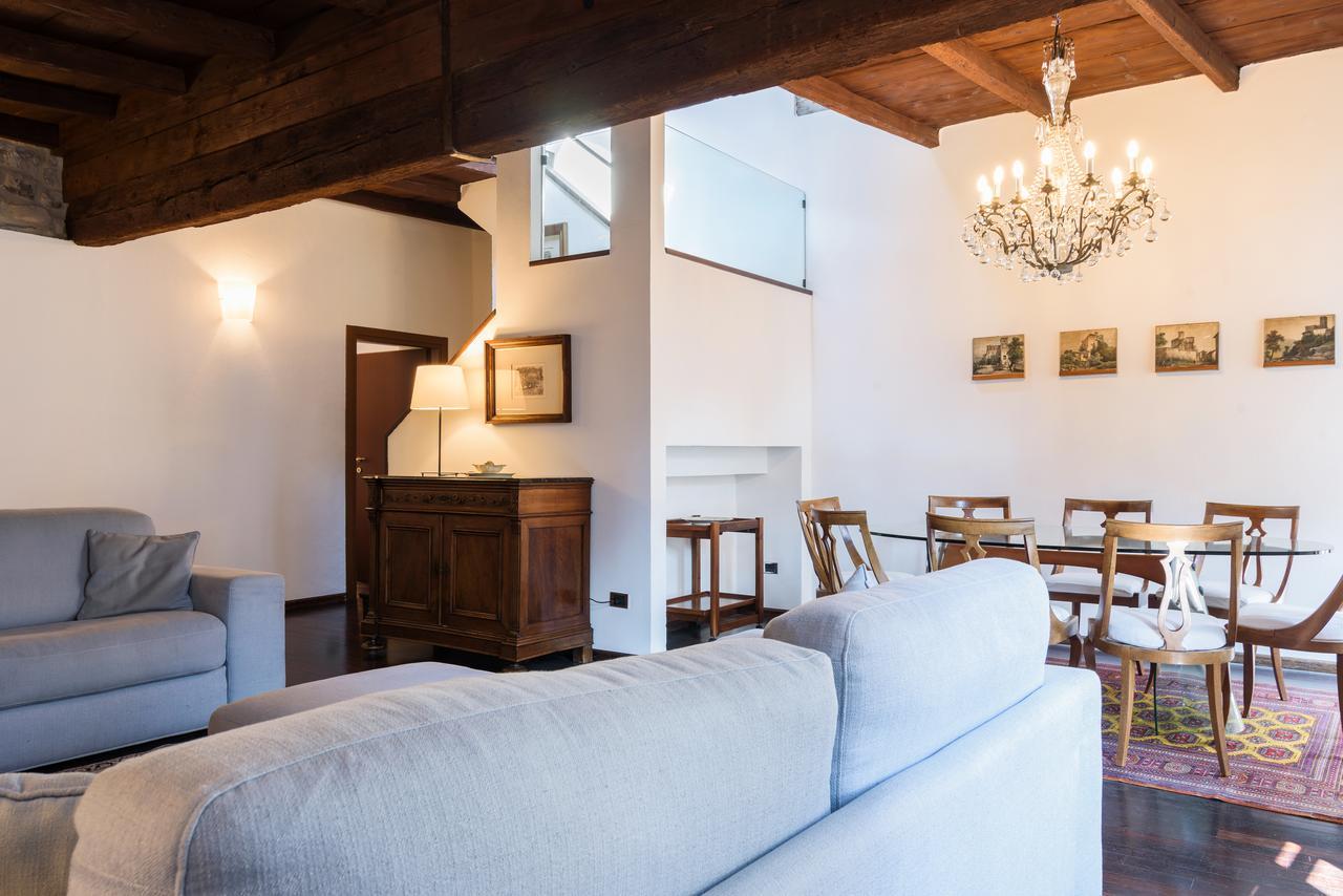 Palazzo Del Pero Luxury Attic - Bymyhomeincomo