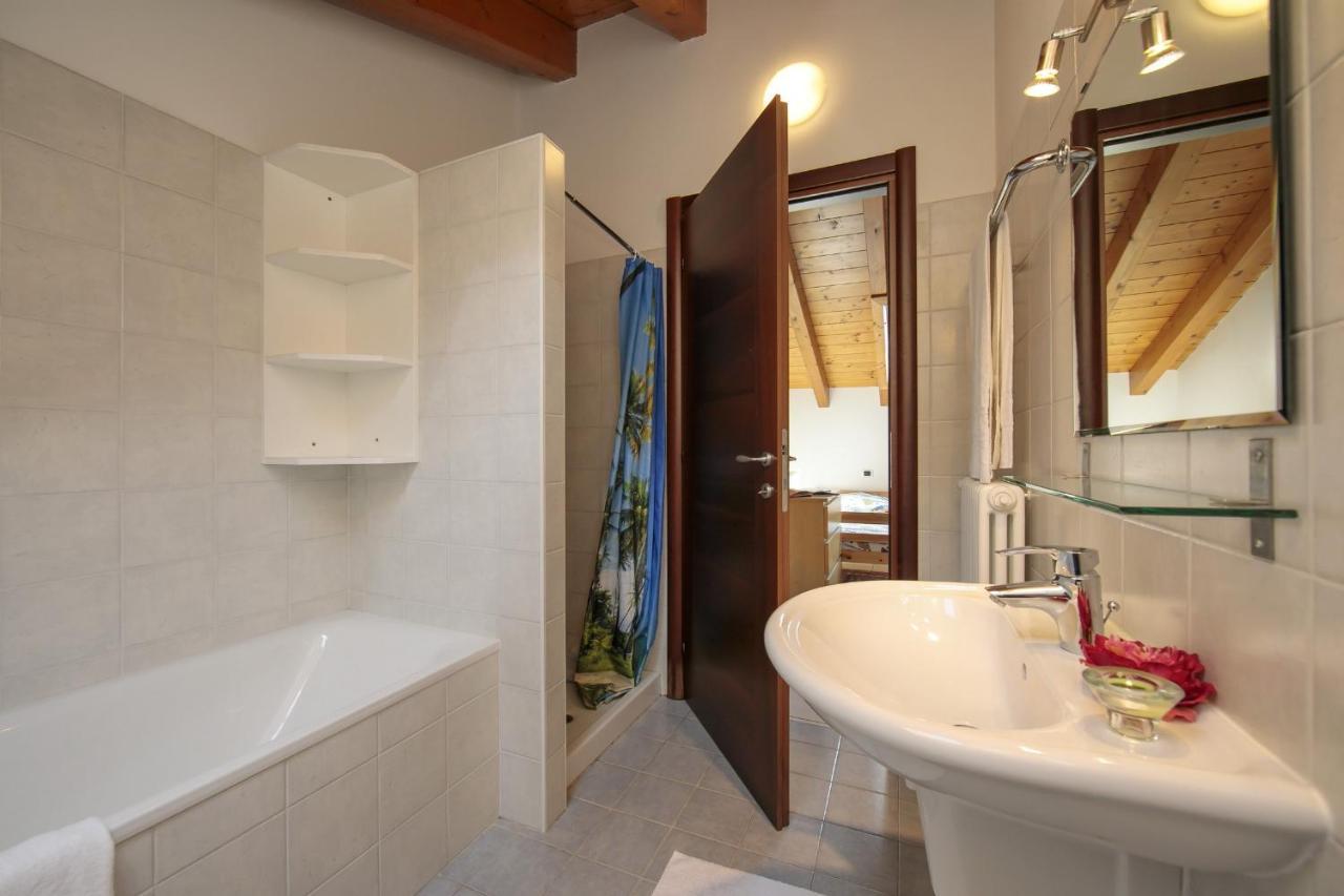 Apartment Romina Lakeview Apt. San Siro (Lombardy)