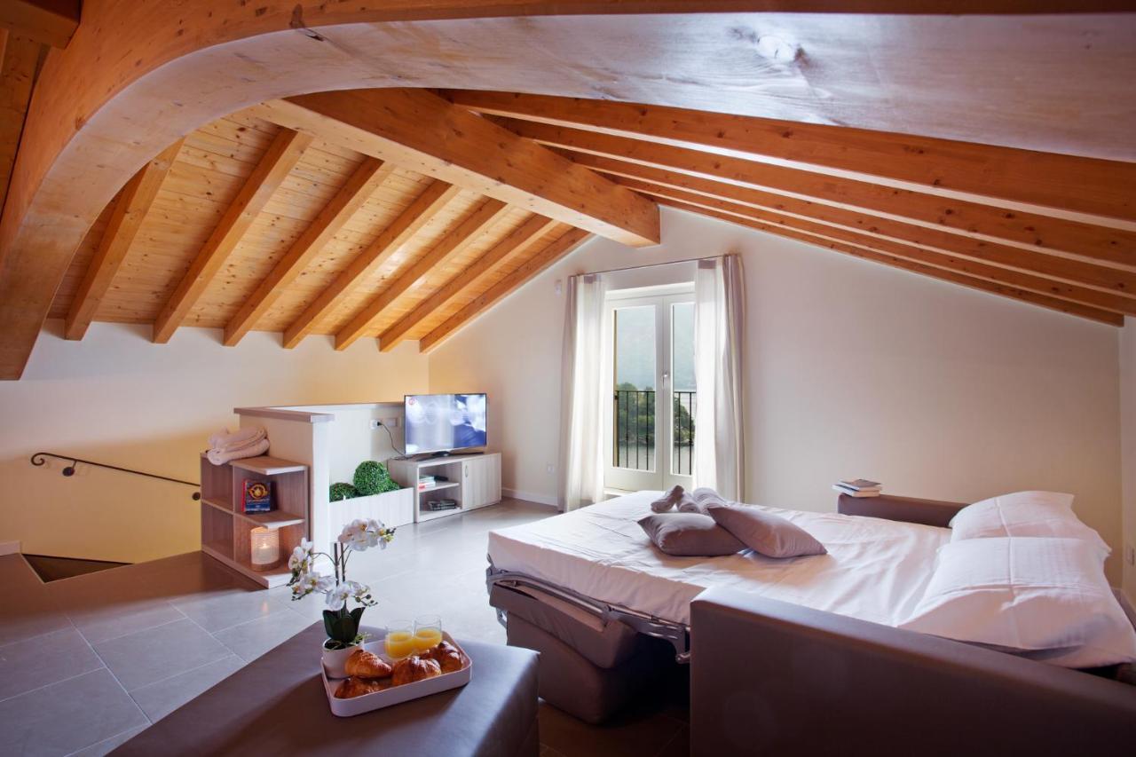 Sala Comacina No 2 With Pool And By Italian Apartment *