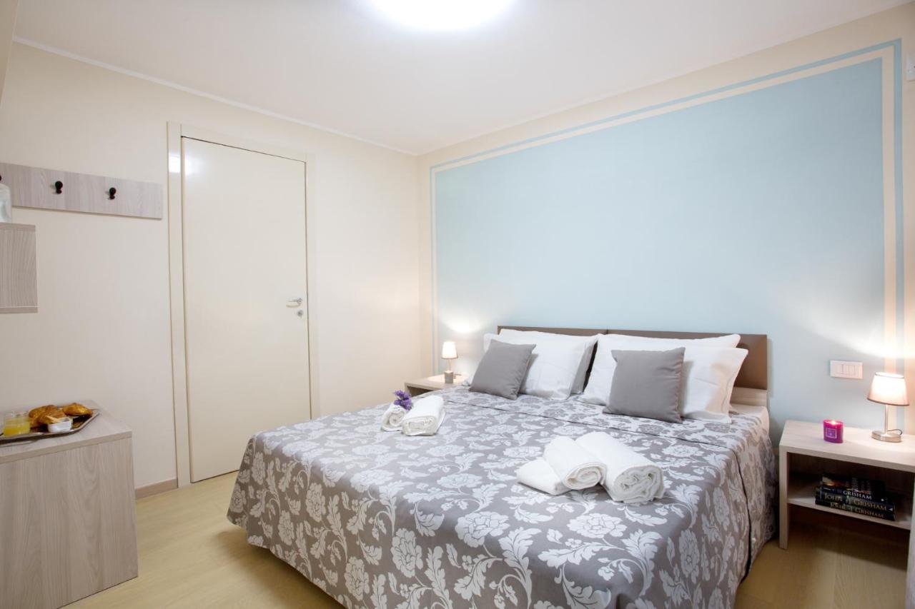 5 - Sleeps Up To 10 By Italian