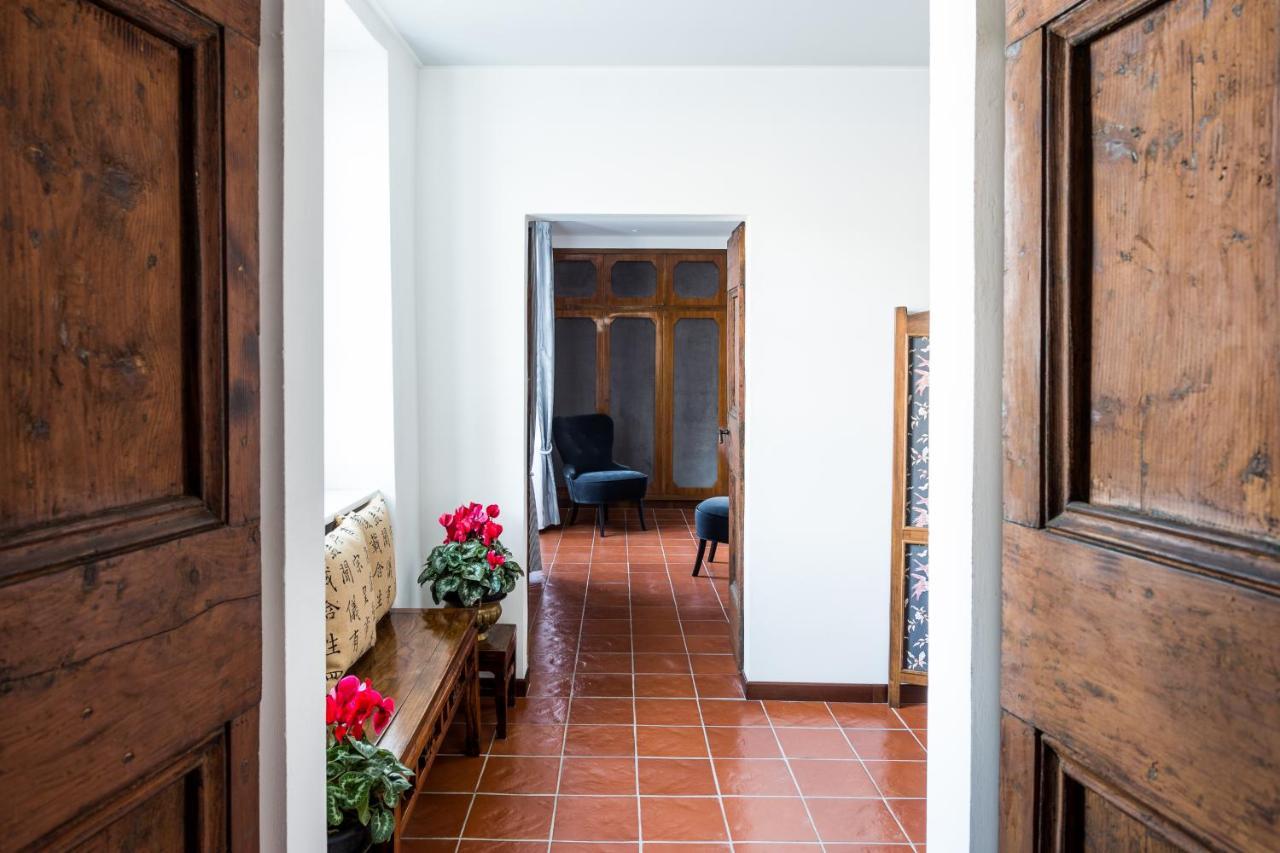Italian Apartment *