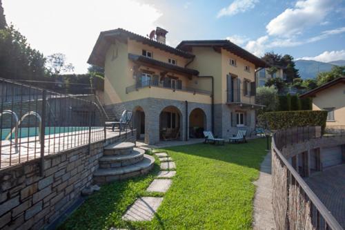 Le Rose Sleeps 6 - Families Only Please Villa *