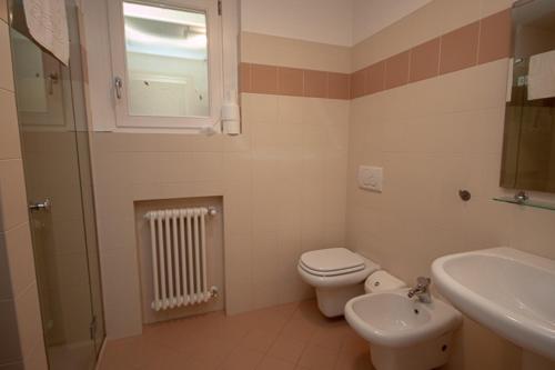 Le Rose Sleeps 6 - Families Only Please *