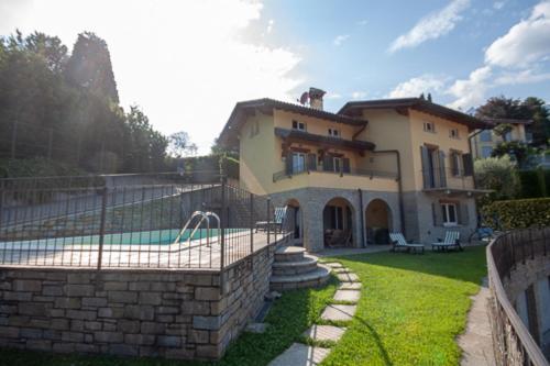 Villa Le Rose Sleeps 6 - Families Only Please