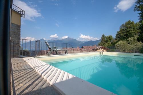 Le Rose Sleeps 6 - Families Only Please Villa Menaggio