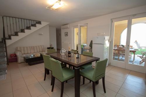 Le Rose Sleeps 6 - Families Only Please Villa