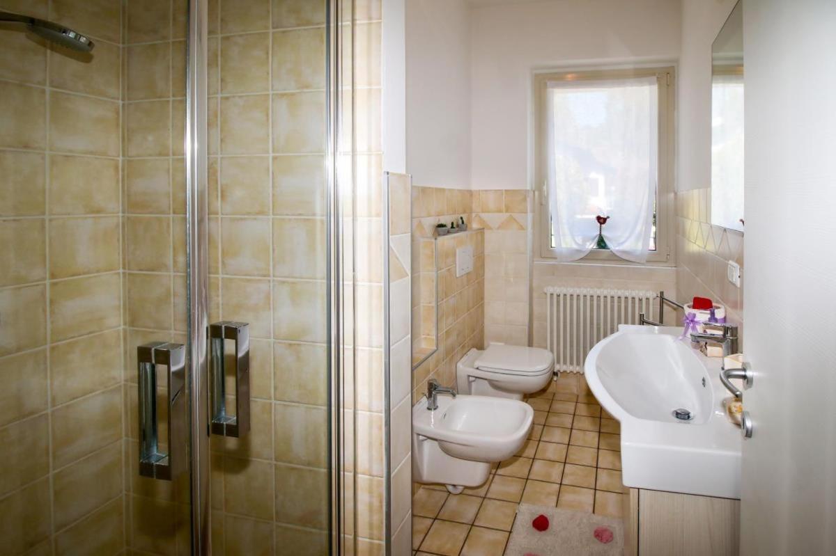 Apartment Conchita Terrazza Balkon-ferienwohnung Colico