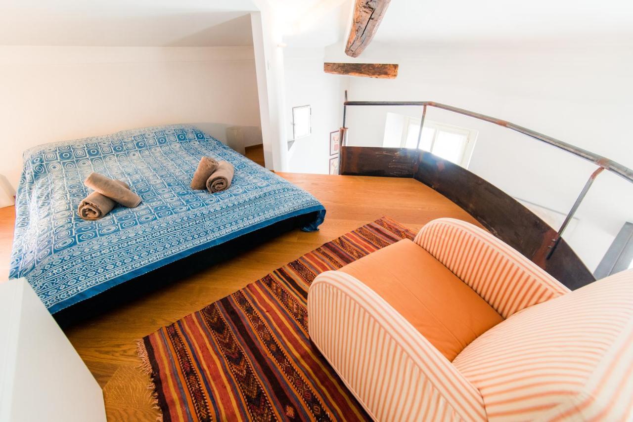 Apartment Antica Via Volta - The House Of Travelers *