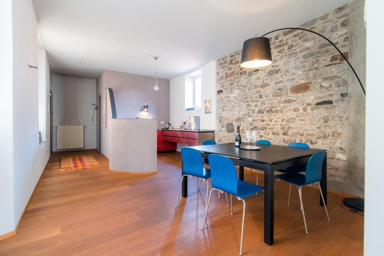 Antica Via Volta - The House Of Travelers Apartment