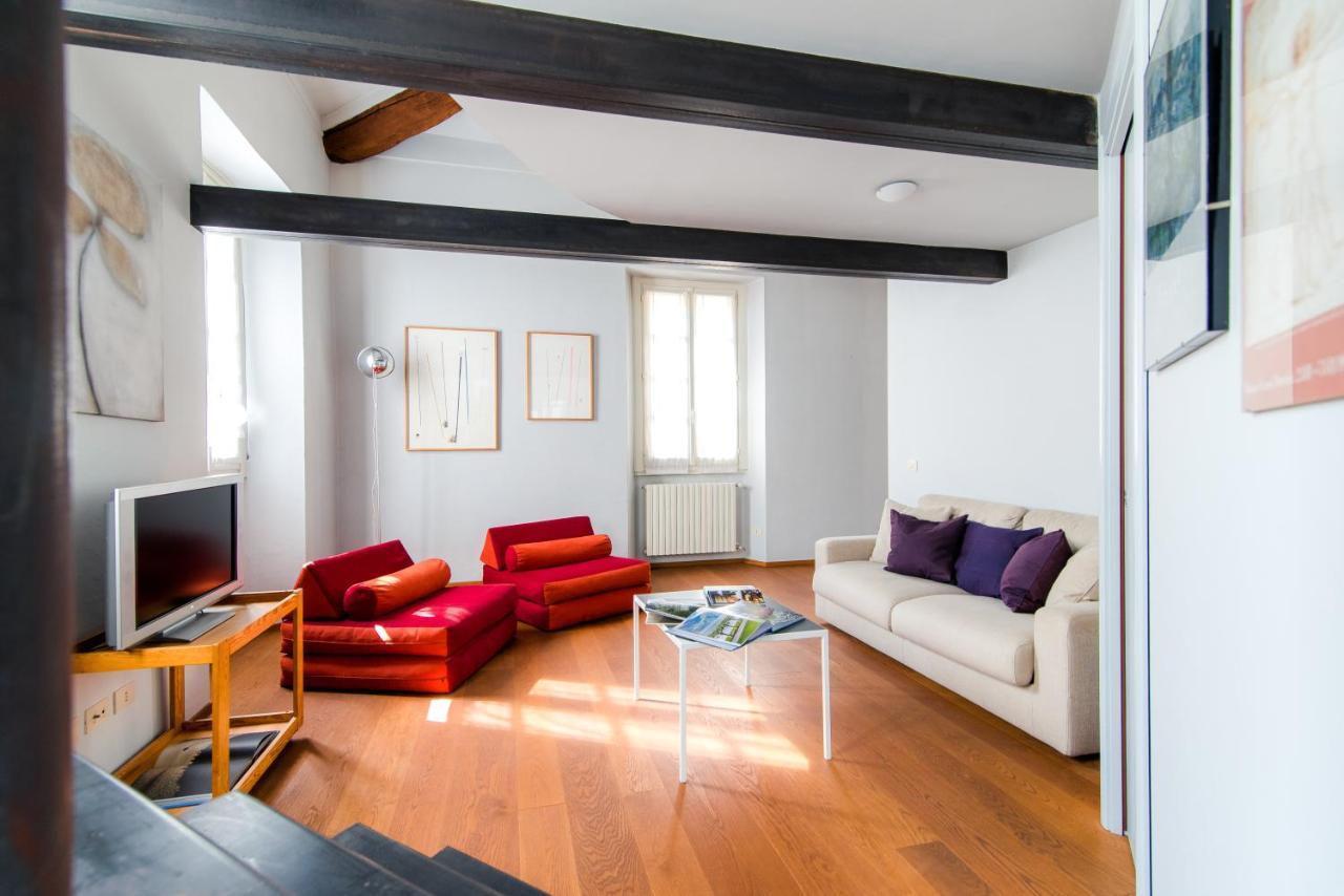Antica Via Volta - The House Of Travelers Apartment