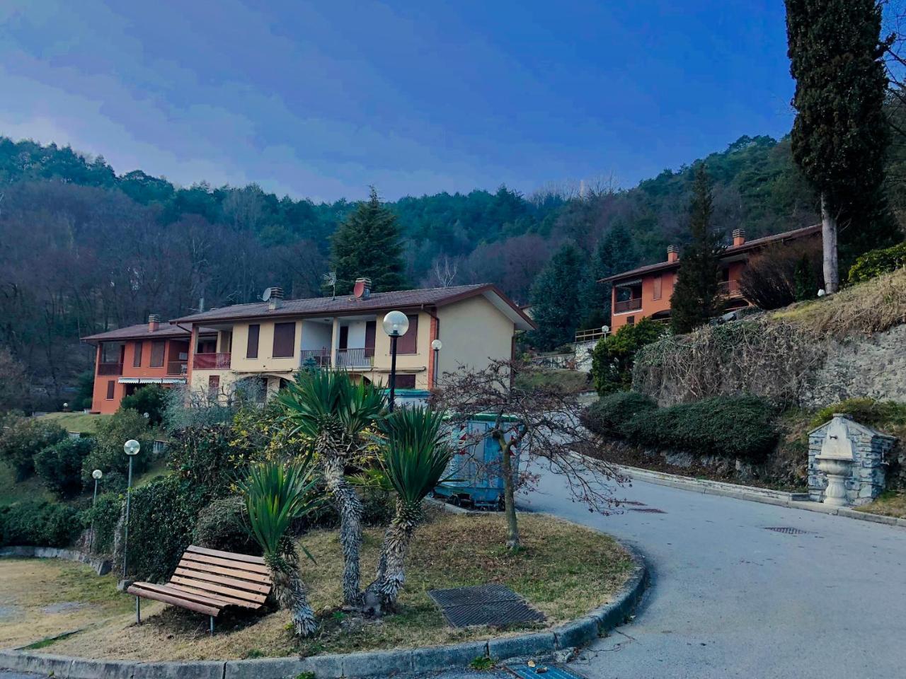 Aparthotel Le Terrazze Vista Lago Piscina Tennis Parking Wi-Fi 3*