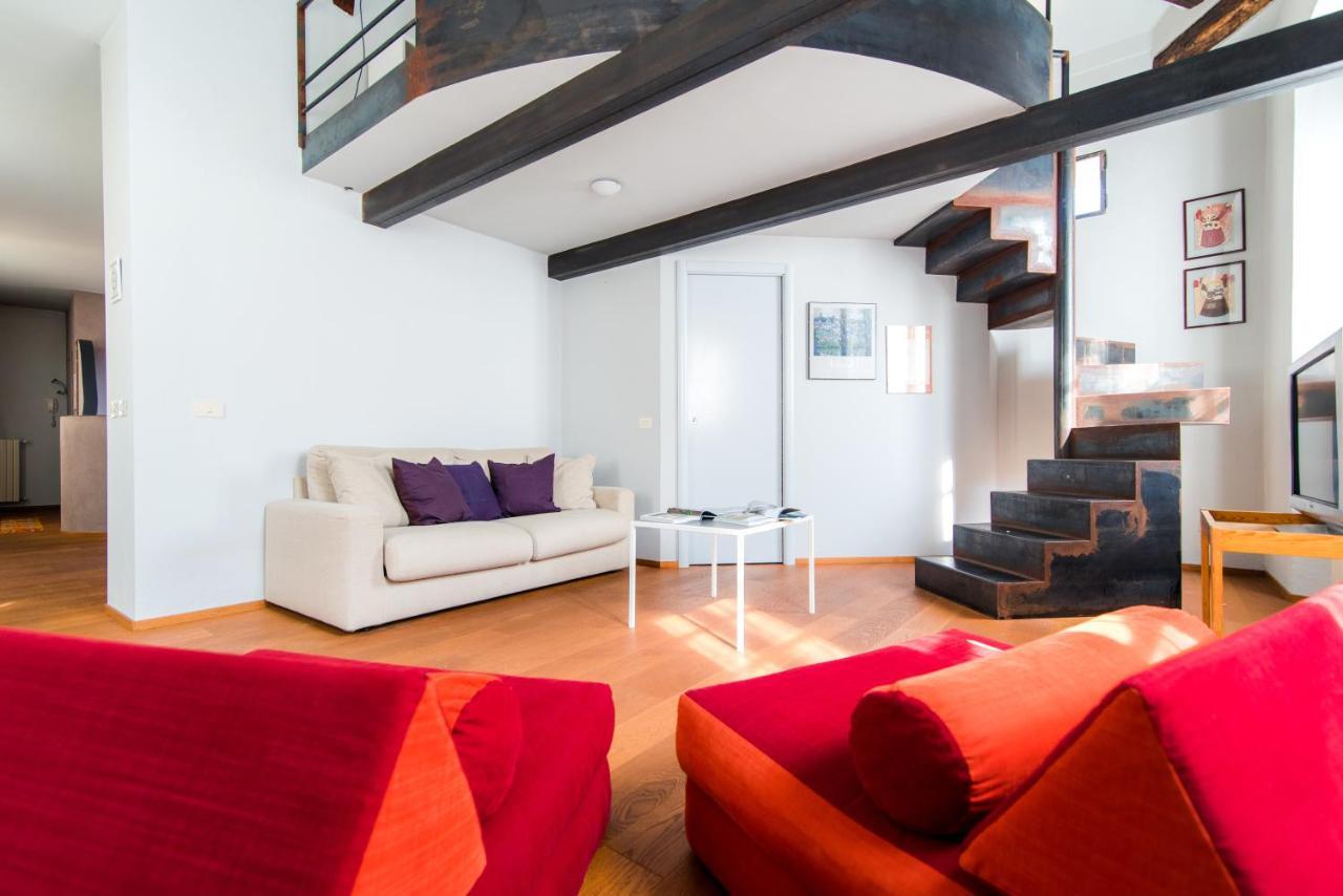 Apartment Antica Via Volta - The House Of Travelers *