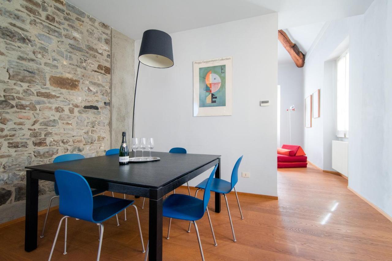 Apartment Antica Via Volta - The House Of Travelers