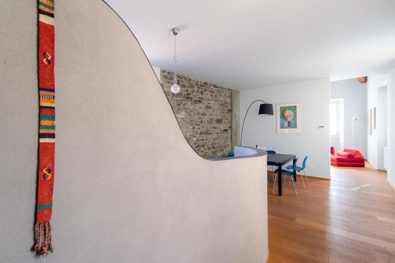 Apartment Antica Via Volta - The House Of Travelers *