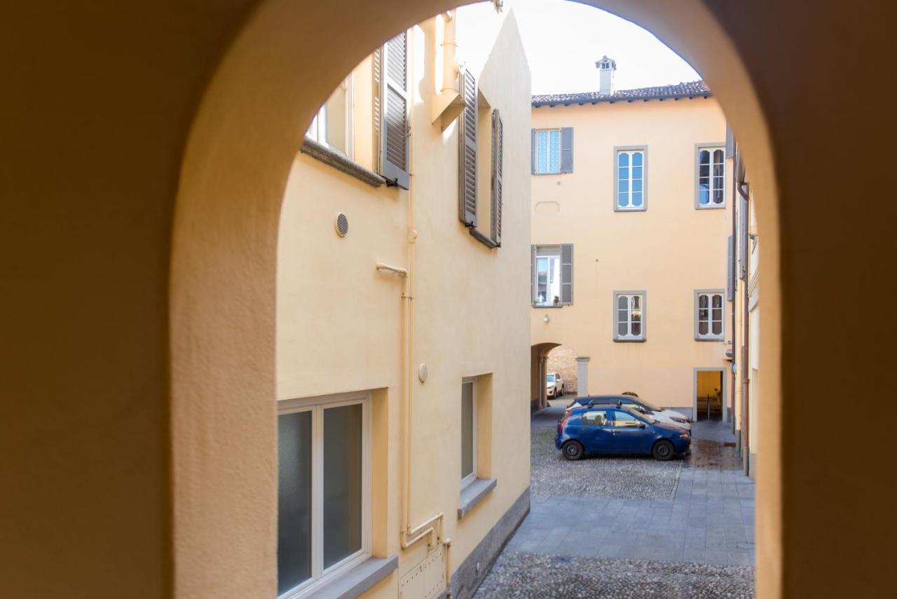 Antica Via Volta - The House Of Travelers Apartment