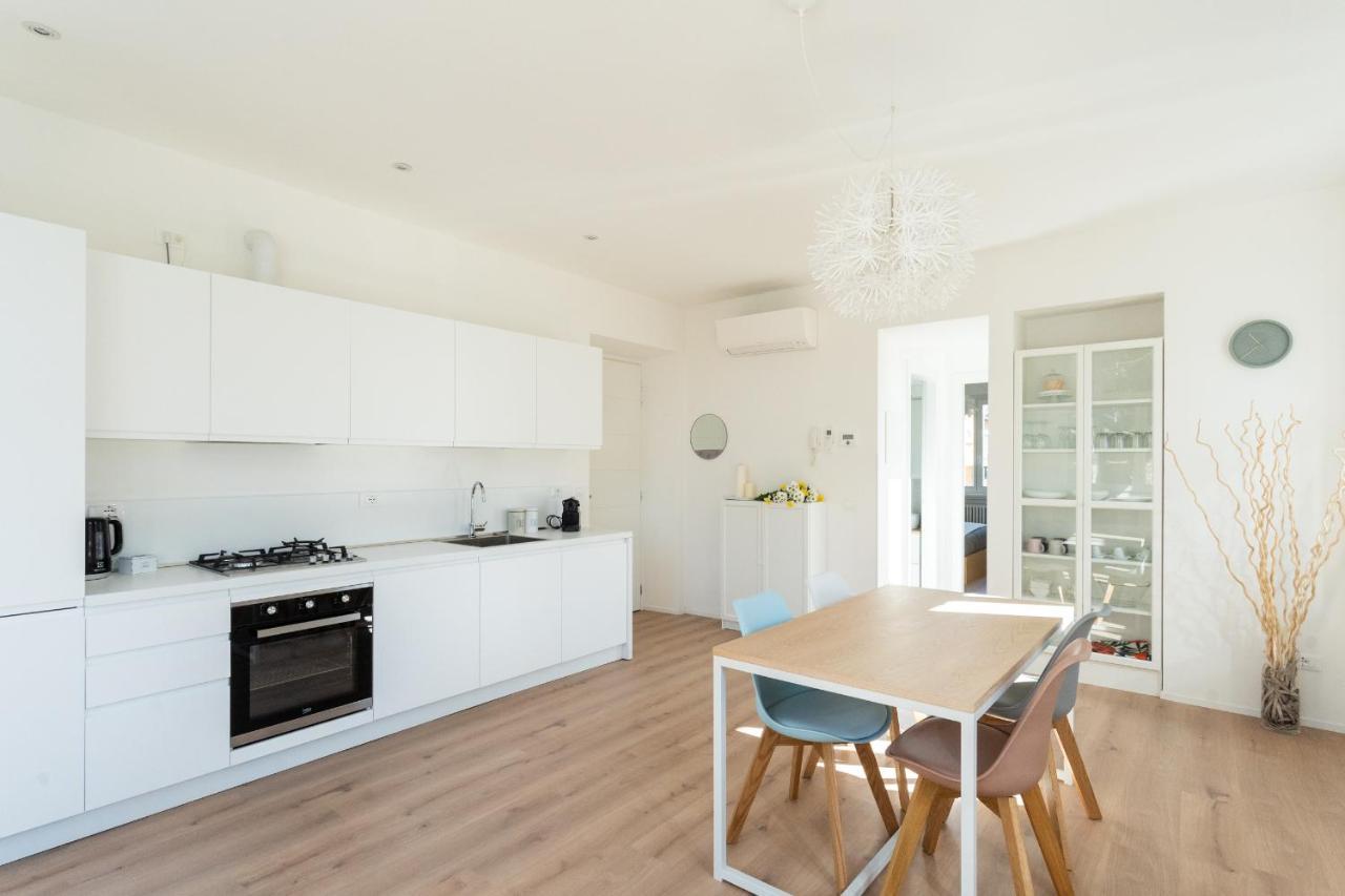 Lovely Corner In The Heart Of The By Rent Apartment Como