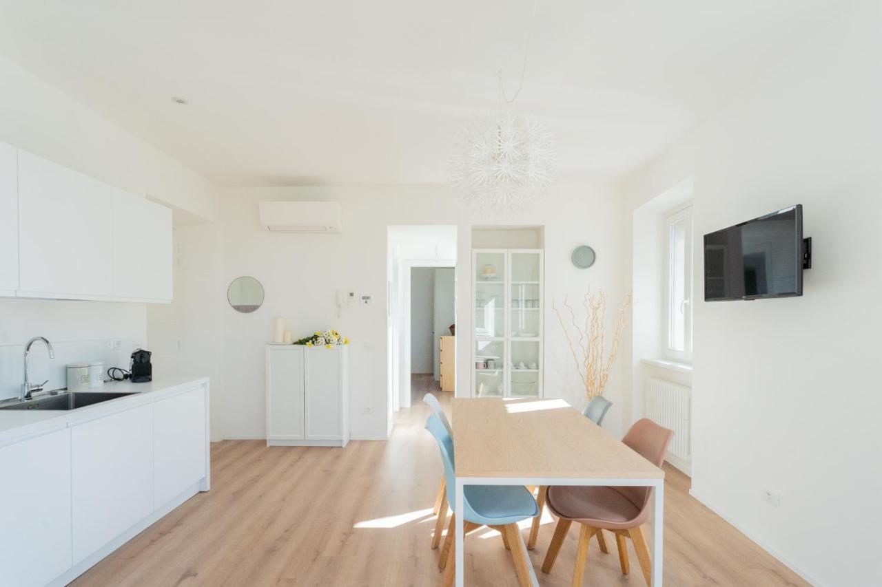 Apartment Lovely Corner In The Heart Of The By Rent Como