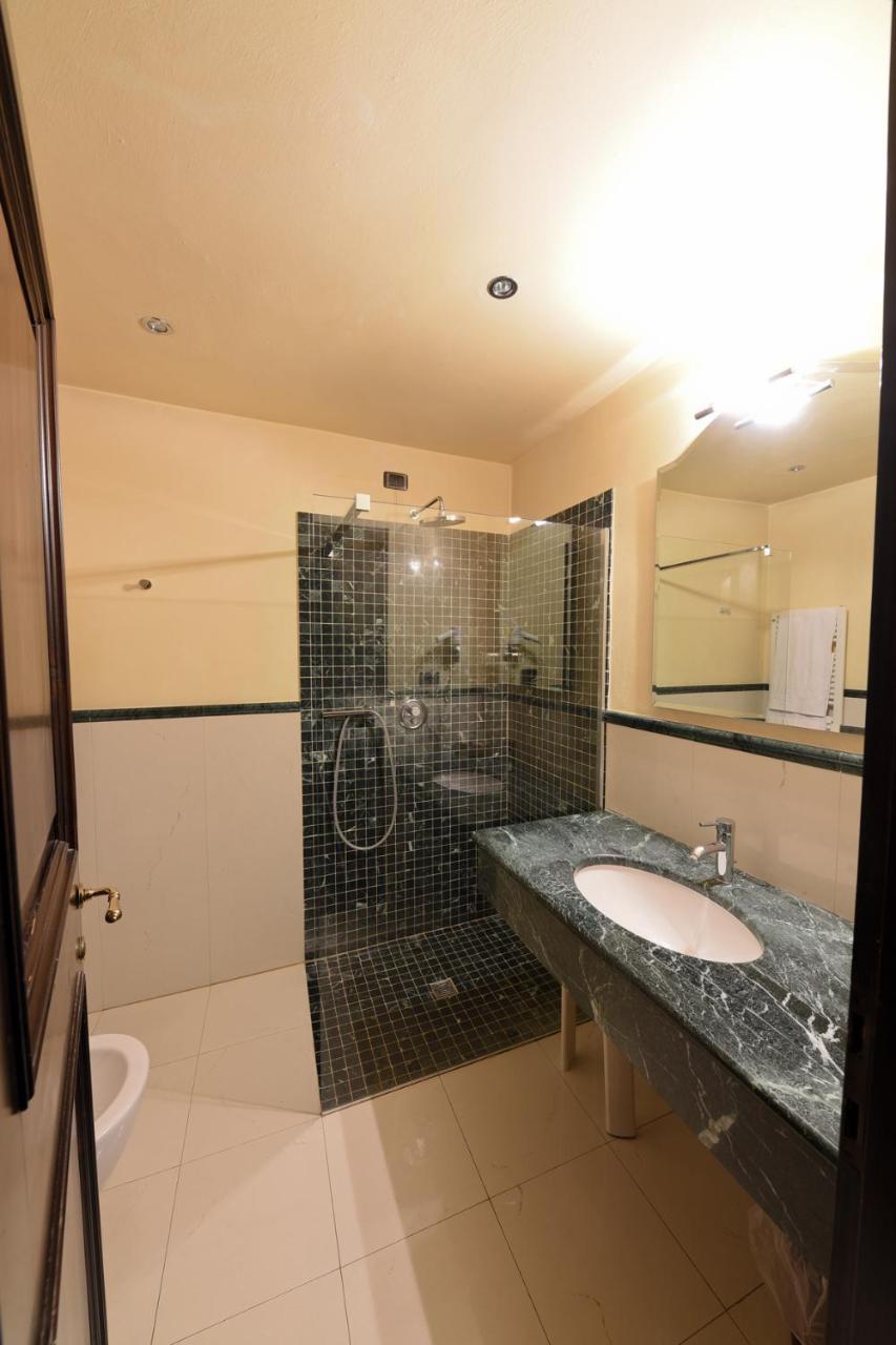 Relais & Castello Di Casiglio 4* Erba