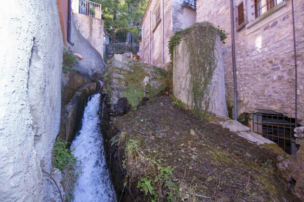 Fontana Del