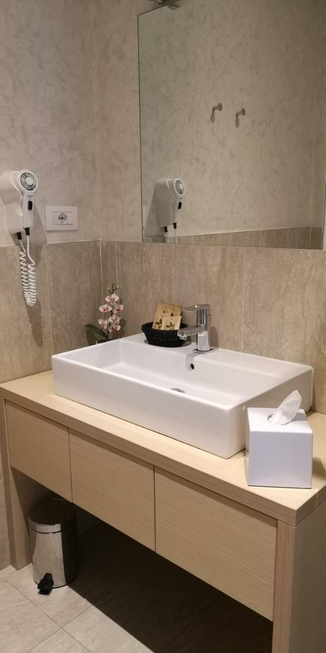 Helvetia Hotel Lezzeno