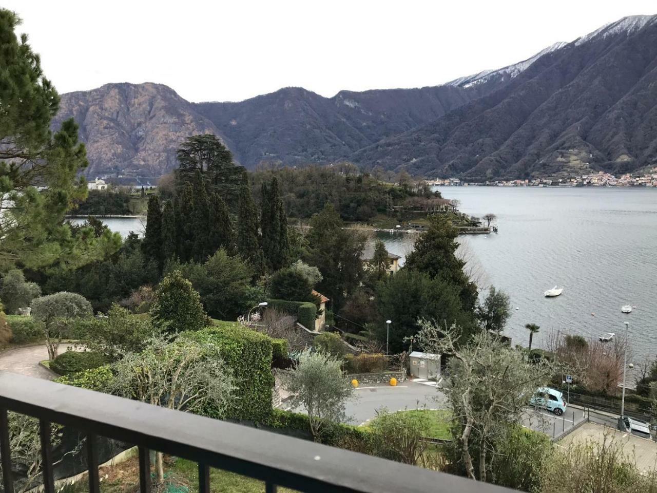 Big With View And Three Bedrooms Apartment Sala Comacina