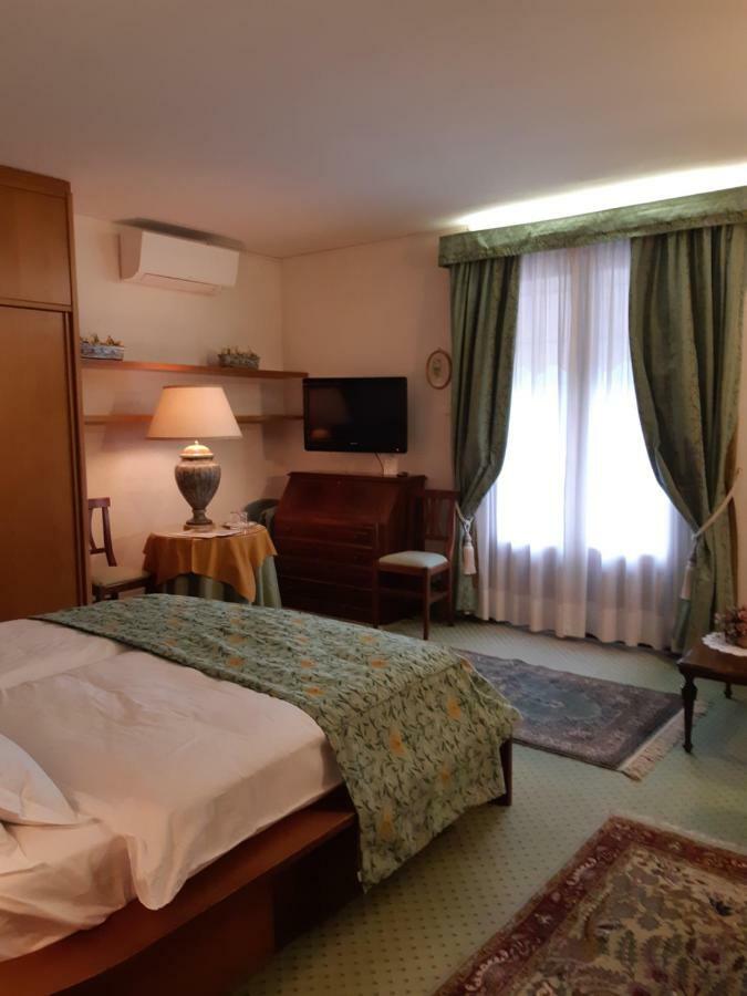 Royal 3*
