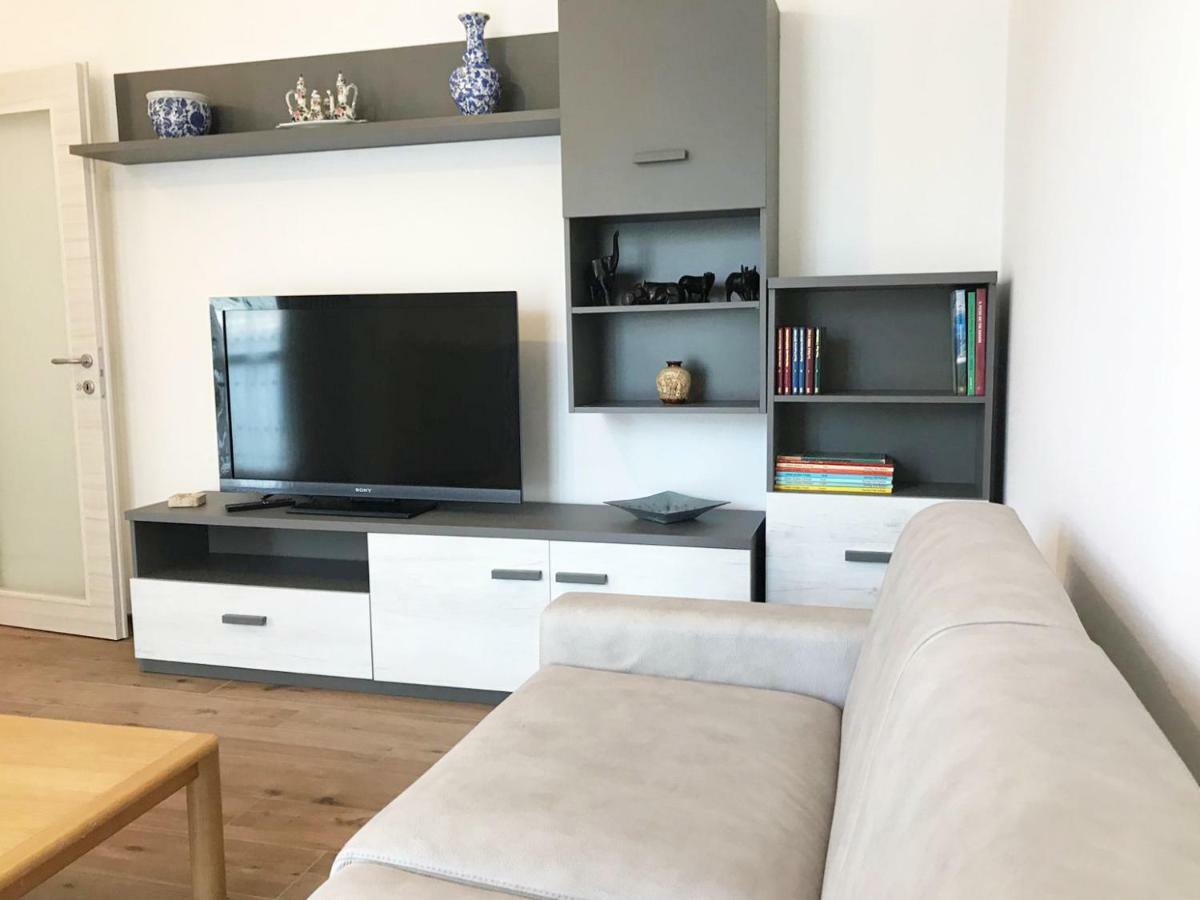 The Castle House Apartment Dervio