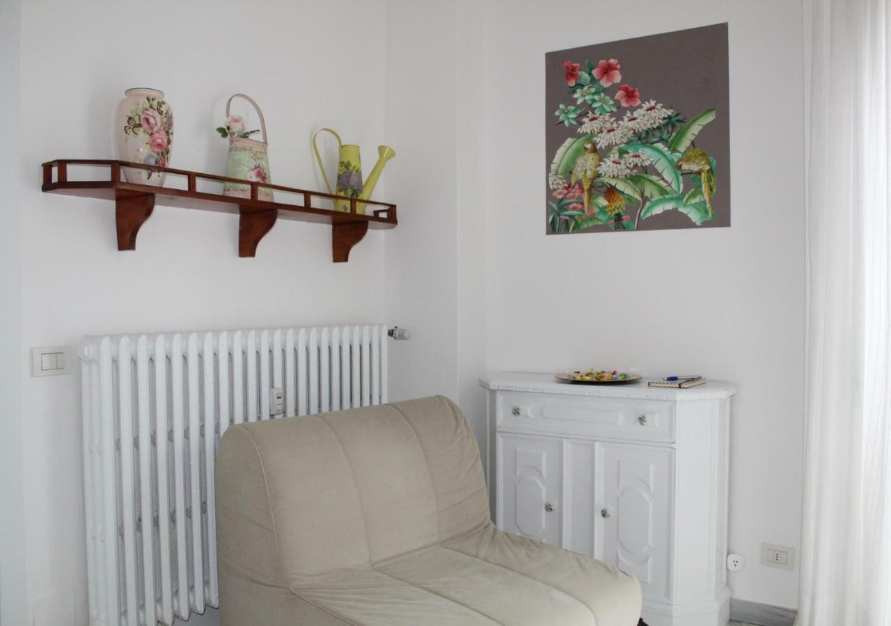 Apartment Happy Days
