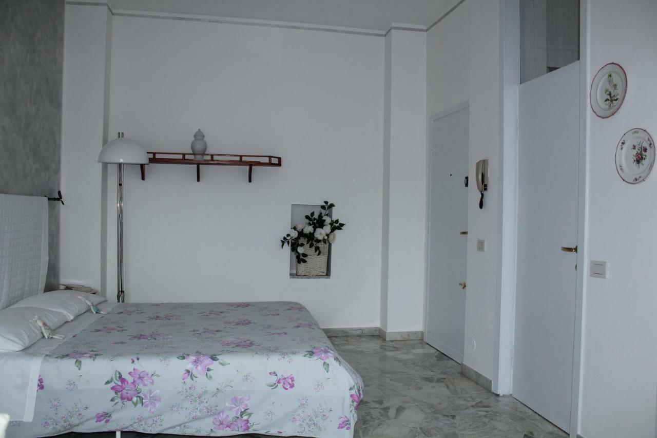 Happy Days Apartment