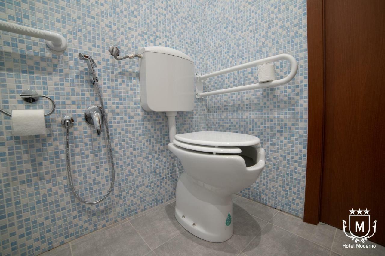 Moderno 3*