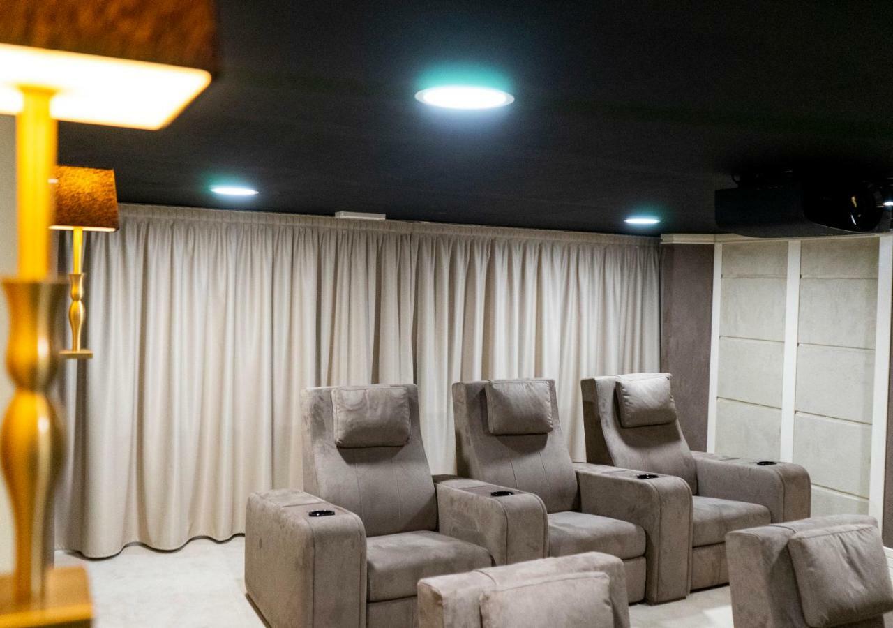 Luxury Villa Olmo Apartment *