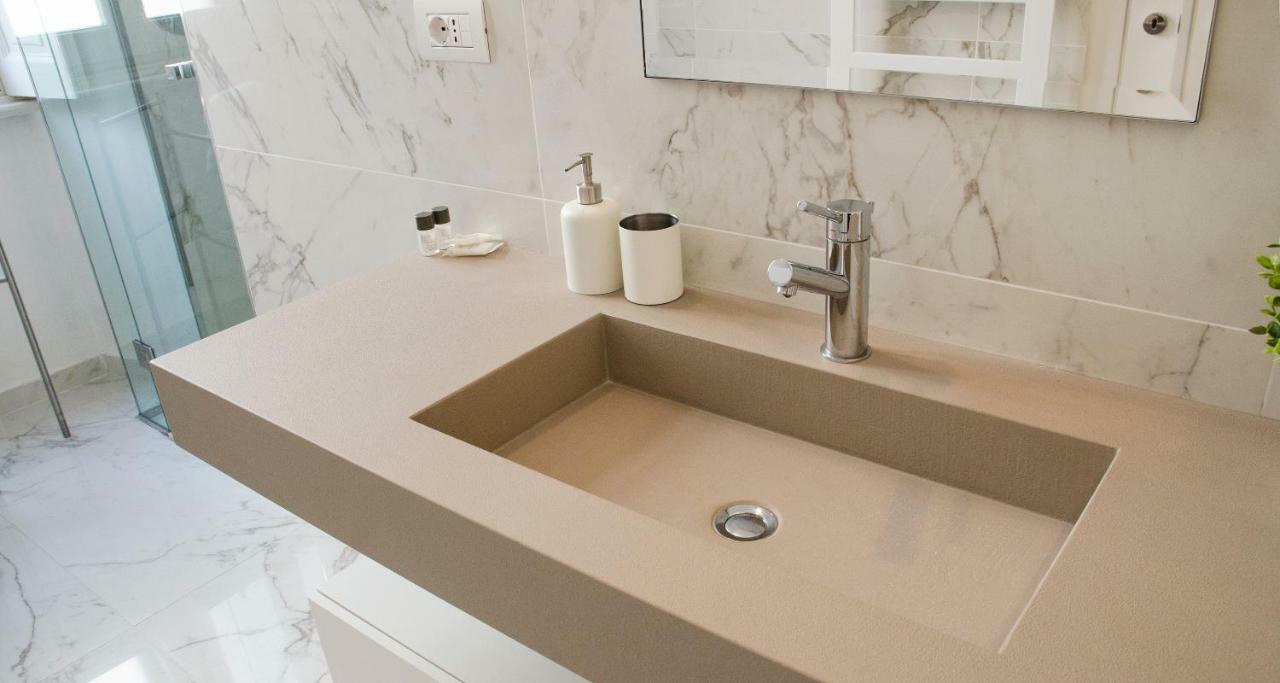 Joivy Splendid 3br With Parking And Terrace In Como