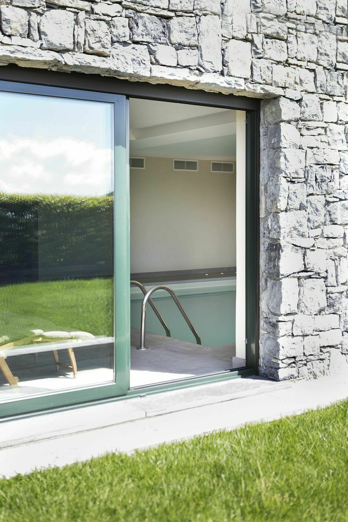 Apartment House: Luxury With Private Pool And Garden *