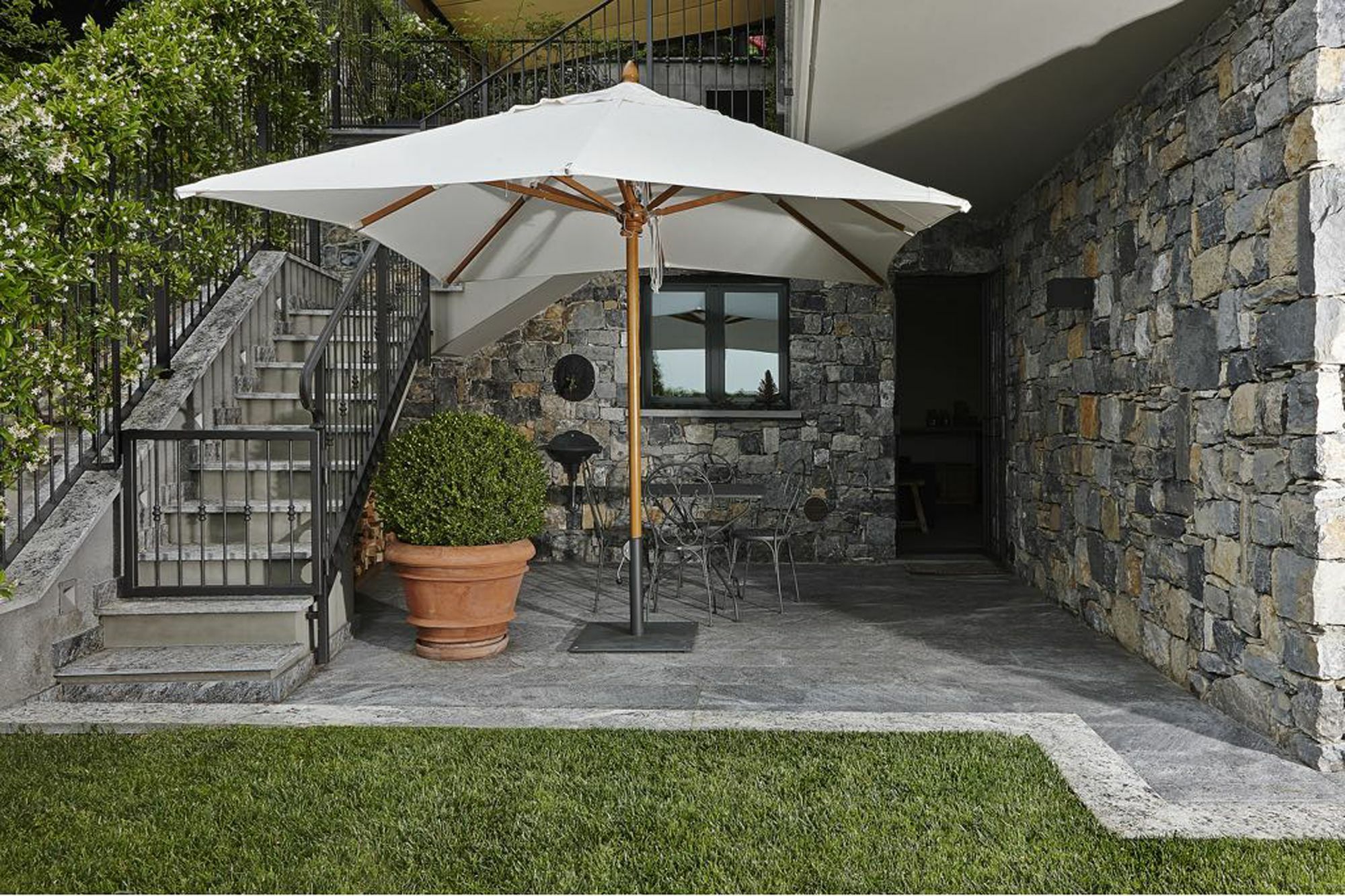 Apartment House: Luxury With Private Pool And Garden Como