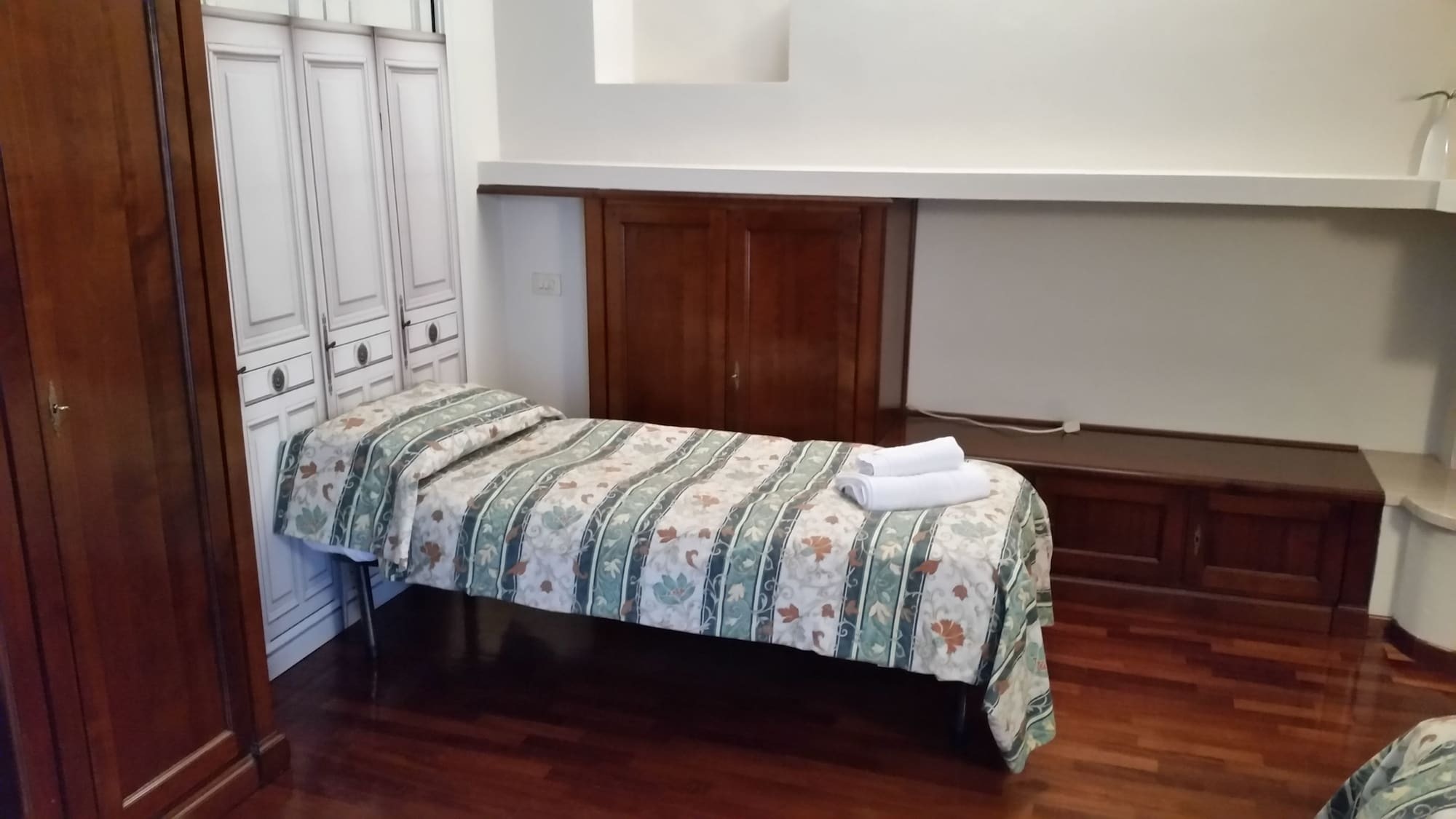 Gira Guest house Como