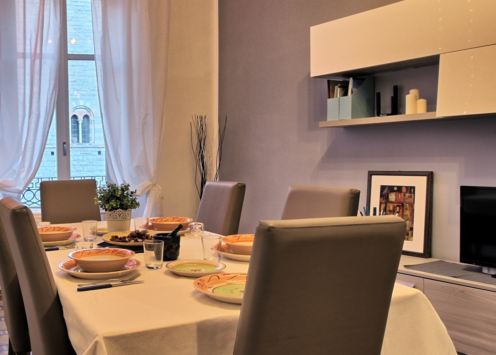 Logicasa Amazing Downtown Apartment