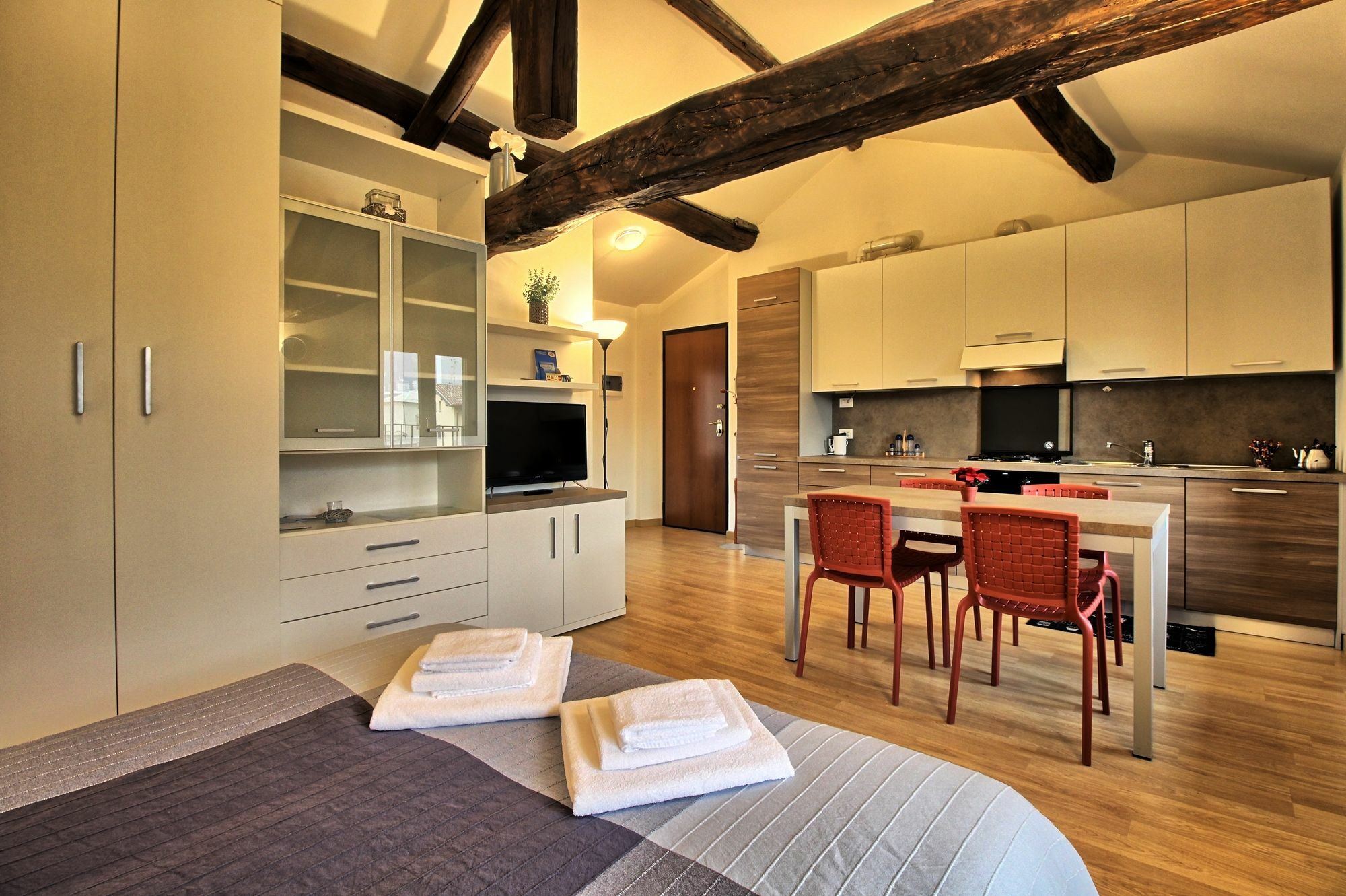 Logicasa Tower Gate Apartment
