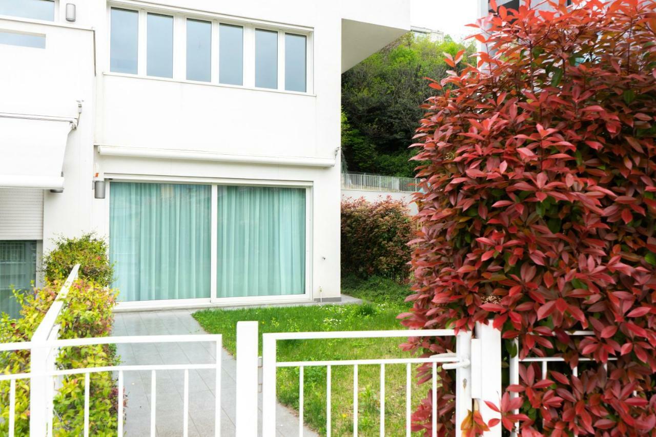 Luxury Villa Olmo Apartment