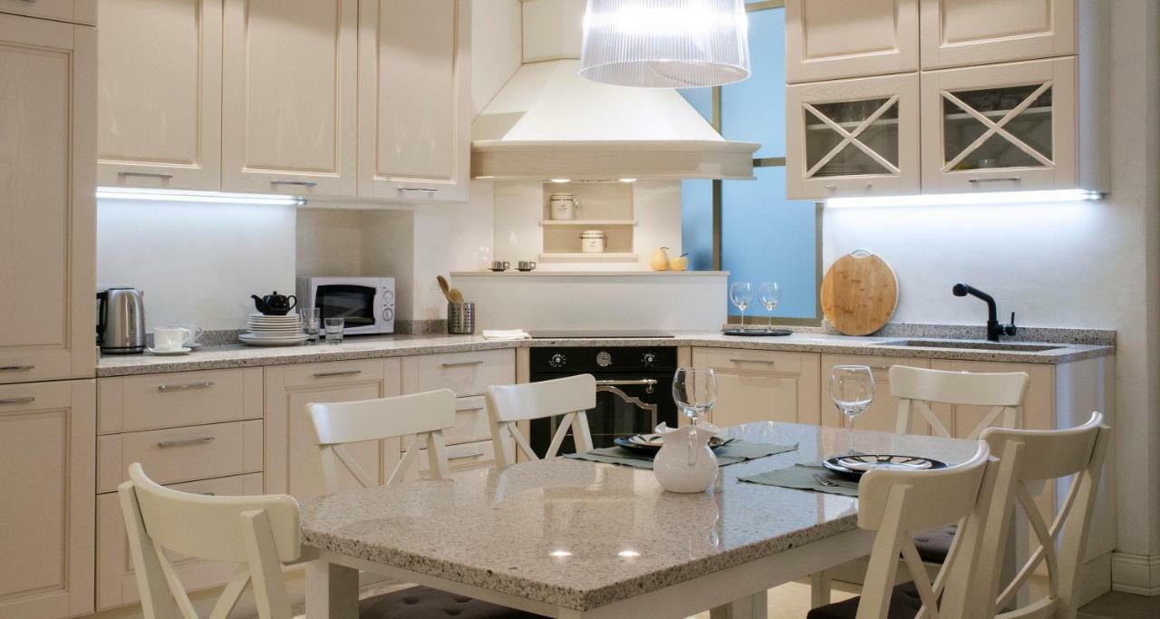 Joivy Splendid 3br With Parking And Terrace In Como